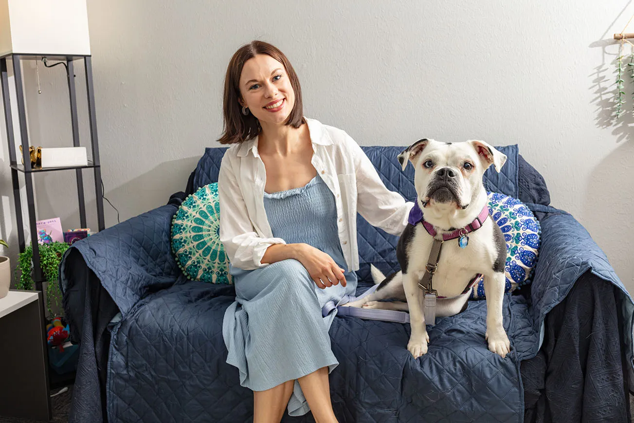 julia and dottie seated on a sofa